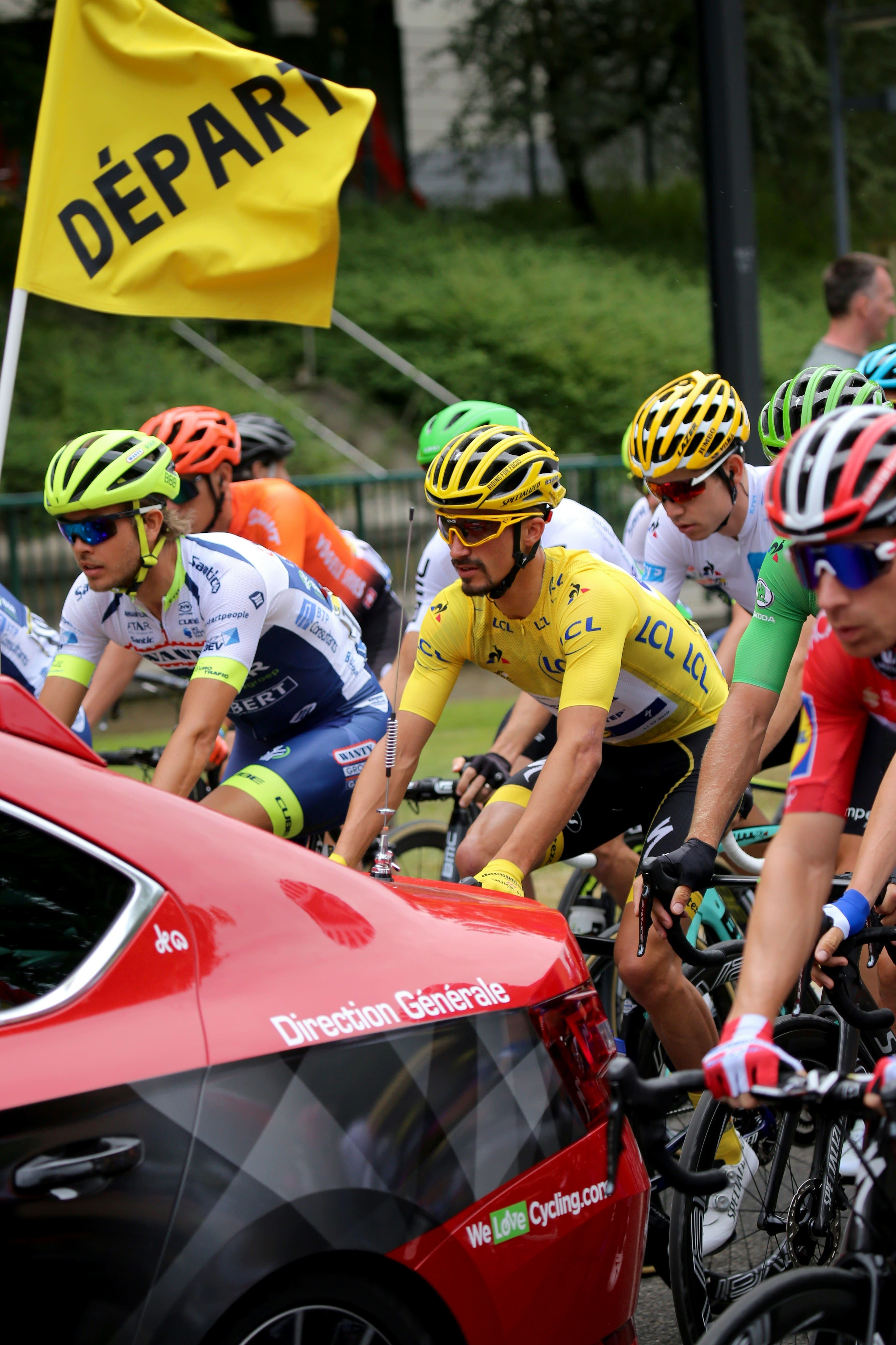 foto de evento esportivo com público torcendo